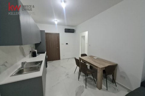 3 bedrooms Apartment in Larnaca, Larnaka,  No. 40140 3