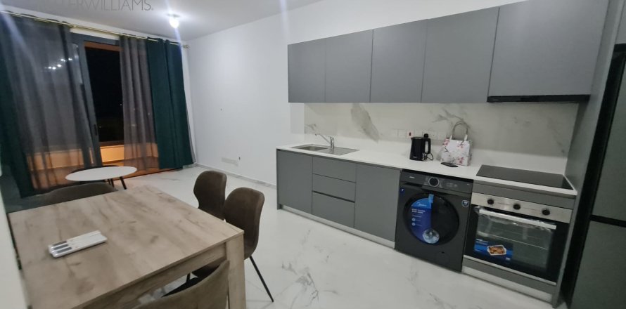 3 bedrooms Apartment in Larnaca, Larnaka,  No. 40140