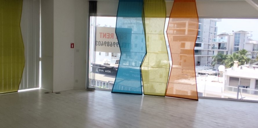 6 rooms Office in Strovolos, Nicosia,  No. 40138