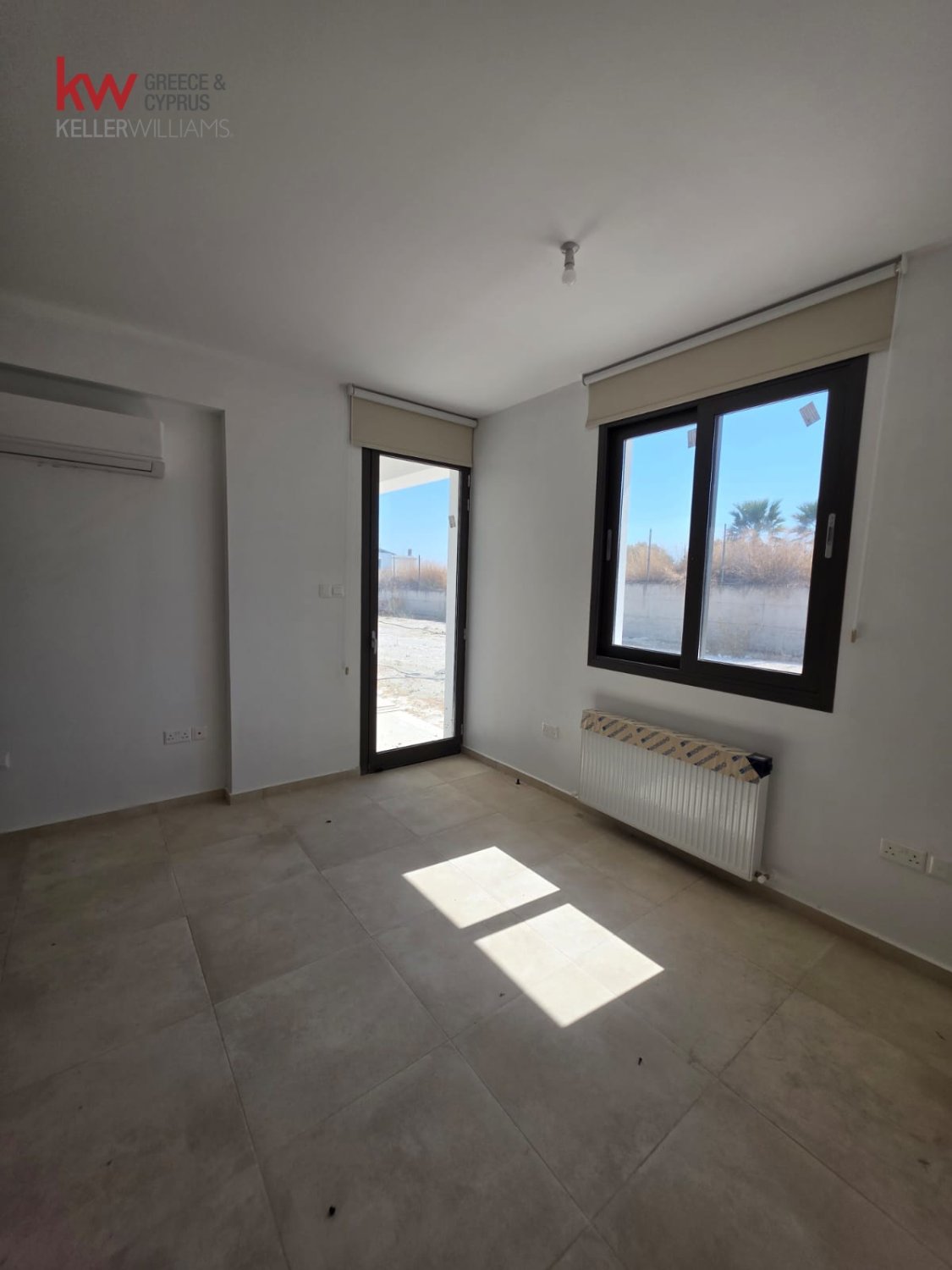 3 dormitorios Bungalow en Alampra, Nicosia, Chipre No. 40142