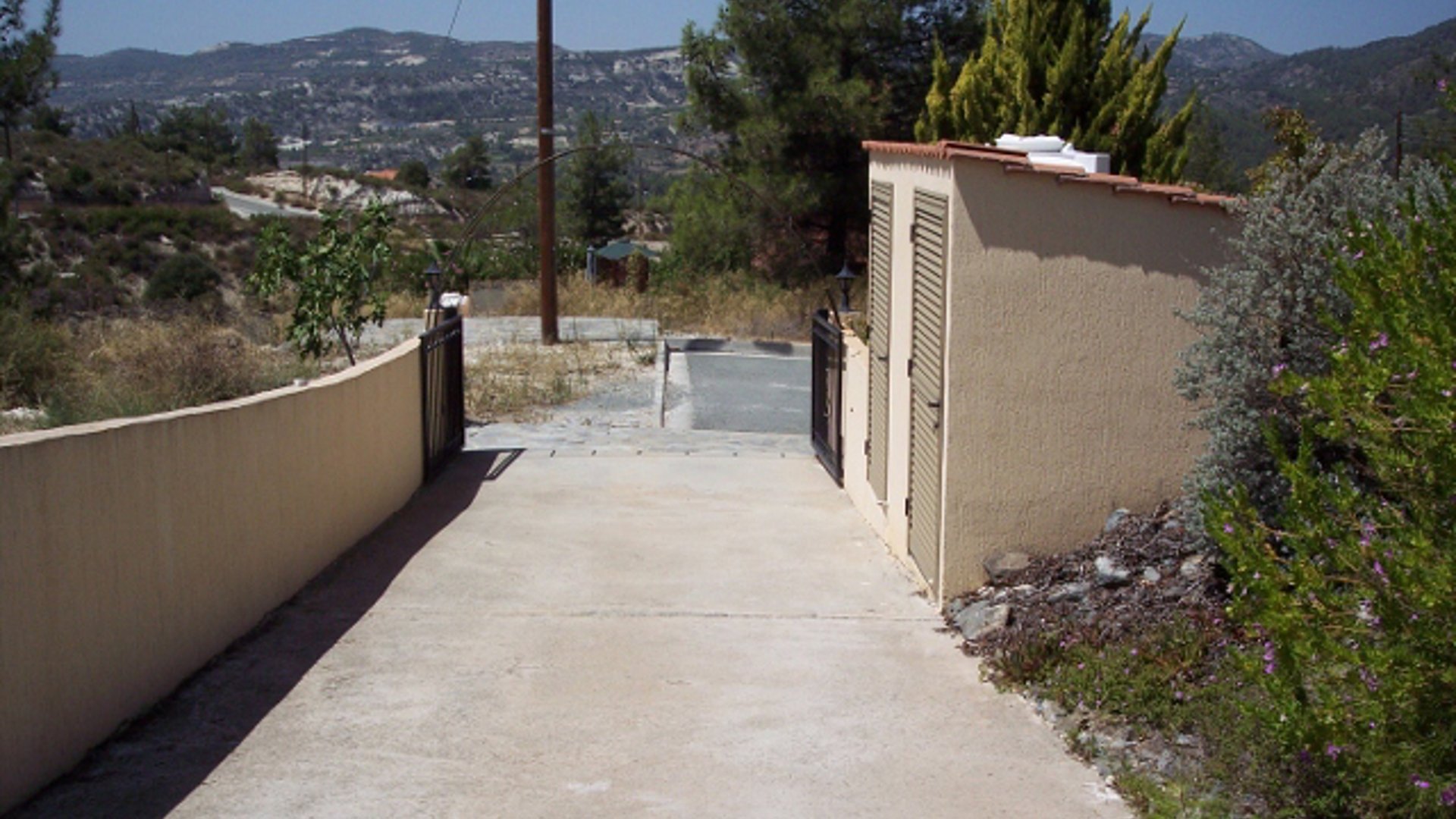 3 bedrooms Villa in Trimiklini, Limassol, Cyprus No. 25621
