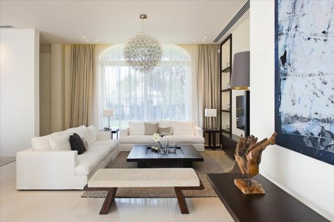 5 bedrooms Villa in Larnaca, Larnaka,  No. 38245 6