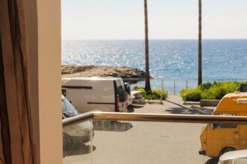 2 bedrooms Apartment in Limassol, No. 38246 7