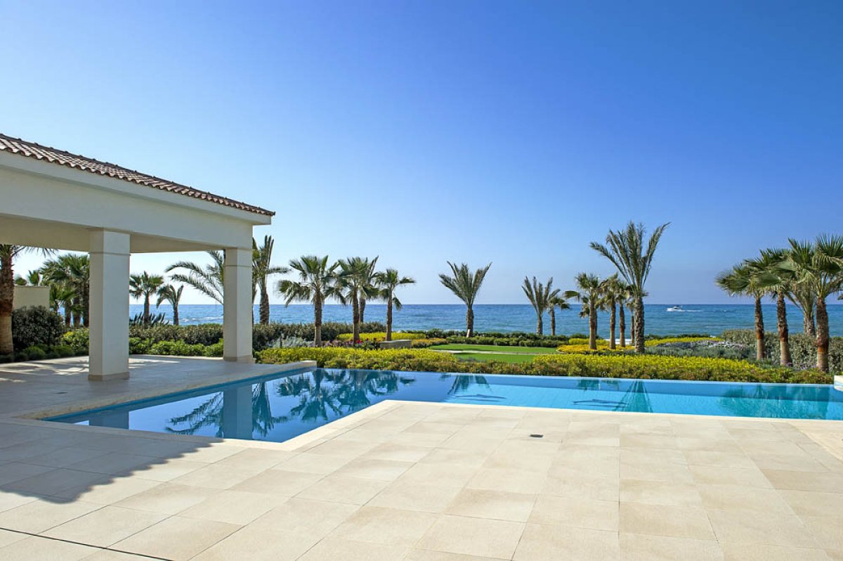 5 bedrooms Villa in Larnaca, Larnaka, Cyprus No. 38244