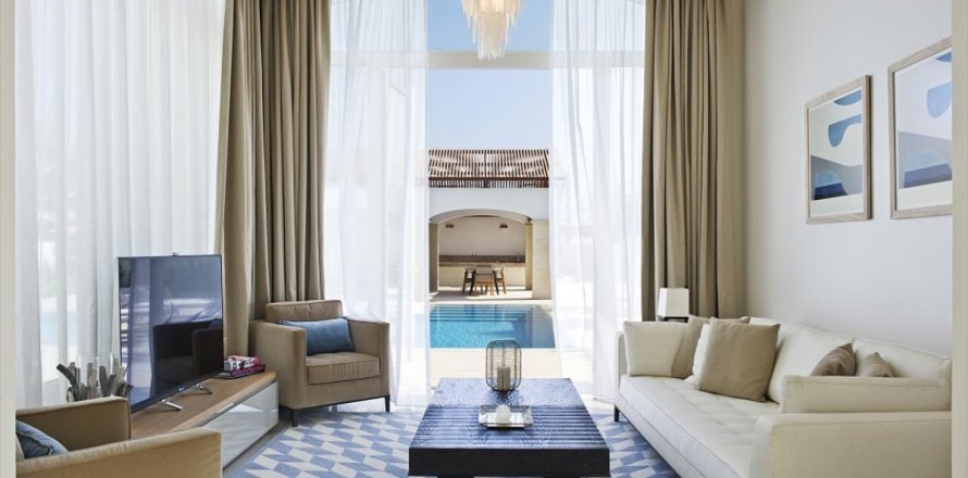 5 bedrooms Villa in Larnaca, Larnaka, No. 38244