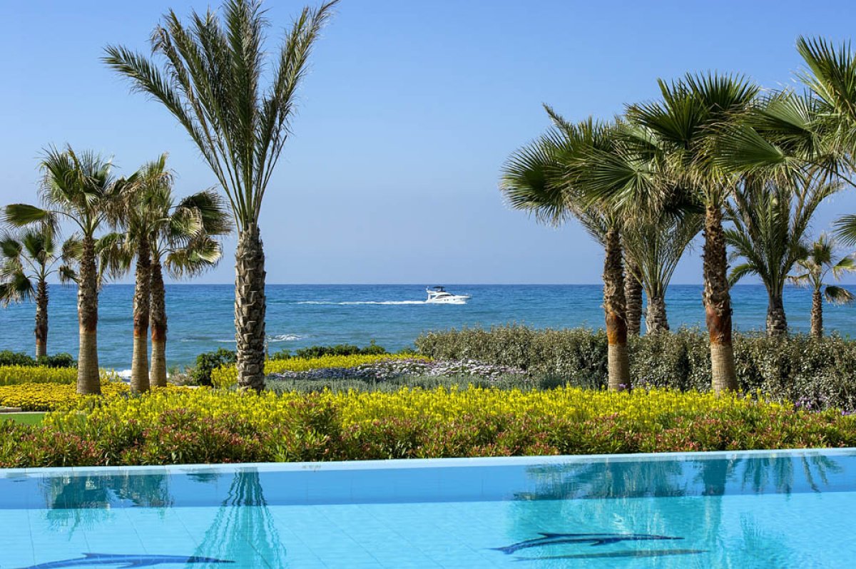 5 bedrooms Villa in Larnaca, Larnaka, Cyprus No. 38244