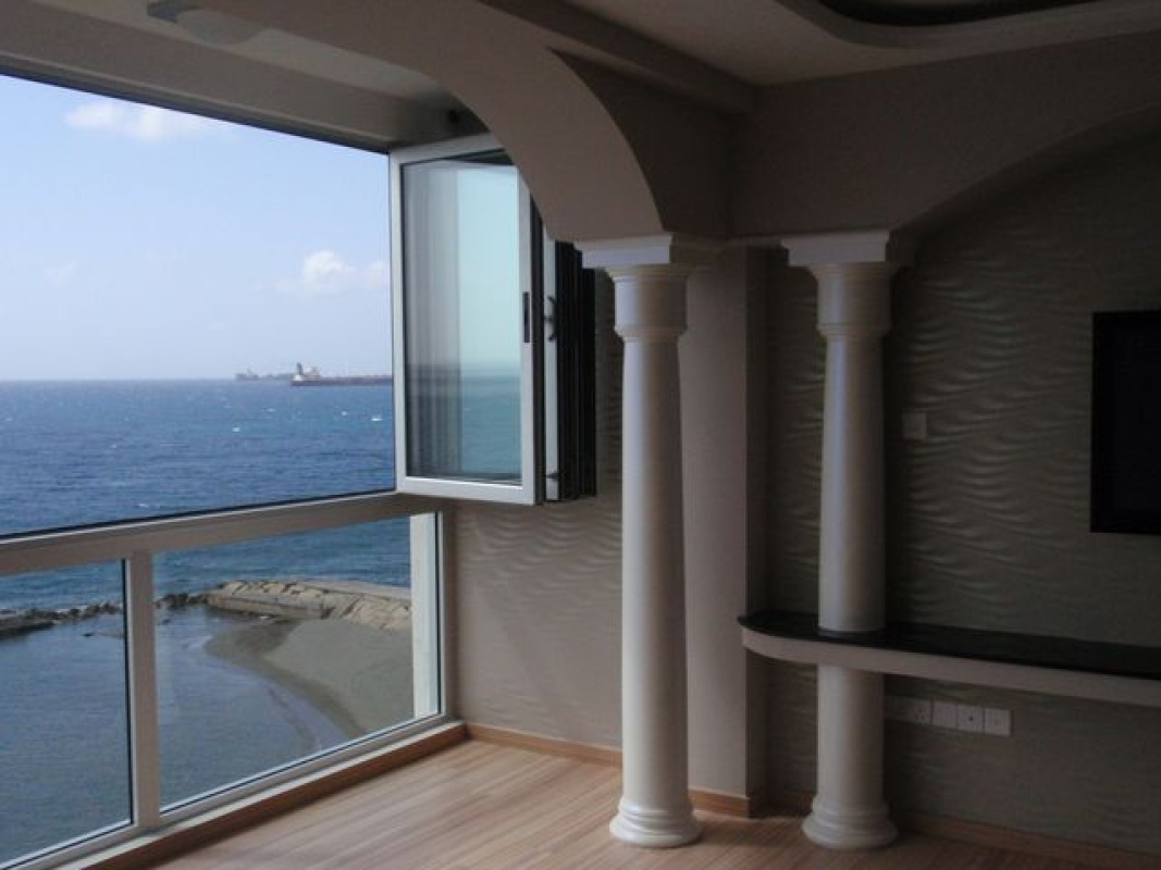 3 bedrooms Apartment in Limassol, Cyprus No. 38247