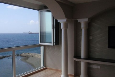 3 bedrooms Apartment in Limassol,  No. 38247 7