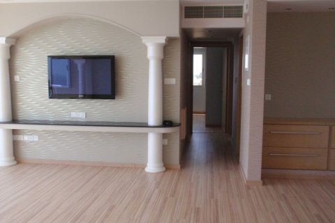 3 bedrooms Apartment in Limassol,  No. 38247 4