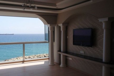 3 bedrooms Apartment in Limassol,  No. 38247 9
