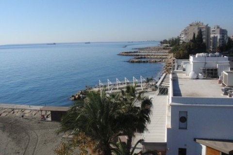 3 bedrooms Apartment in Limassol,  No. 38247