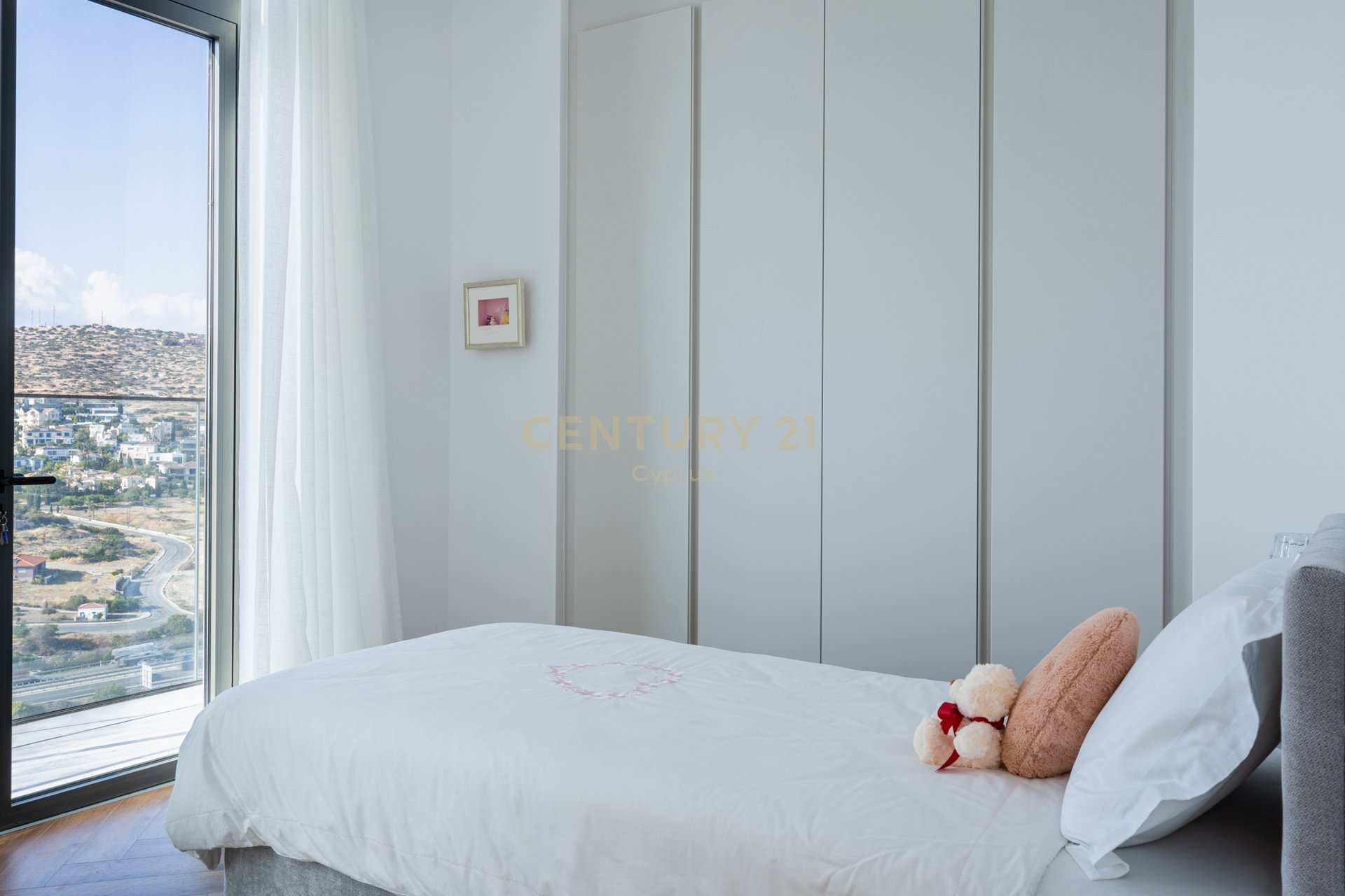 4 bedrooms Apartment in Agios Tychonas, Limassol, Cyprus No. 55934