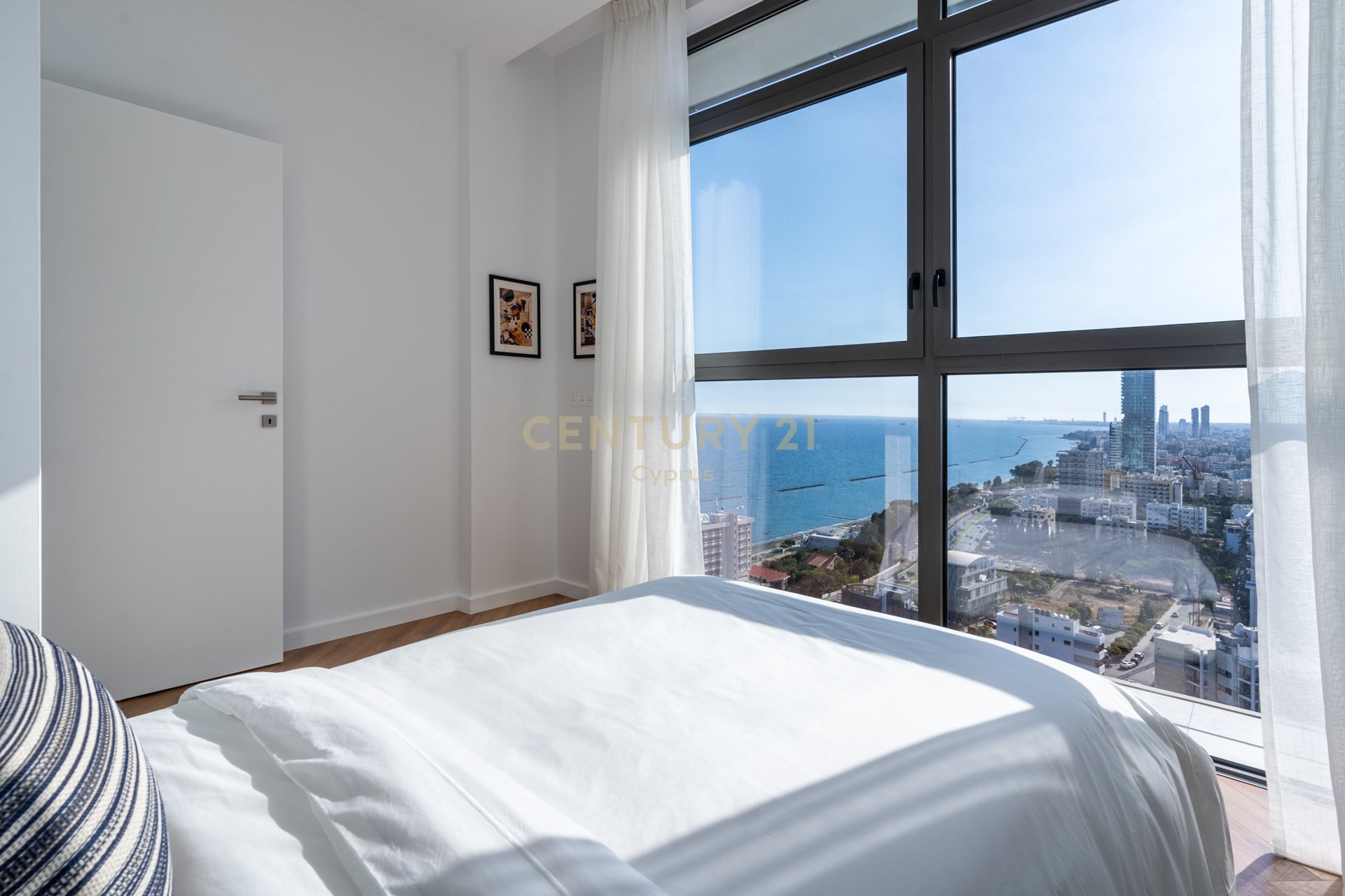 4 bedrooms Apartment in Agios Tychonas, Limassol, Cyprus No. 55934
