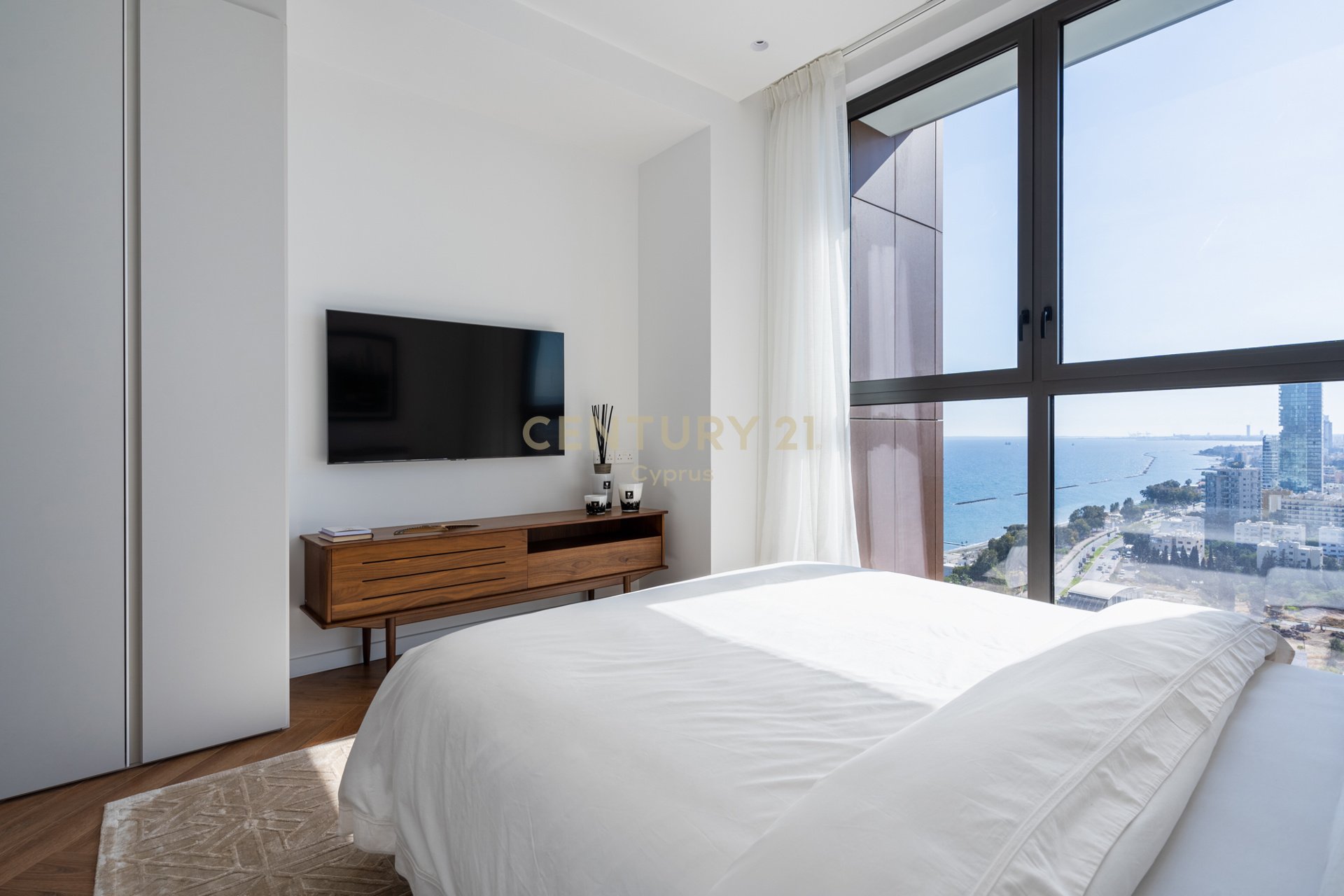 4 bedrooms Apartment in Agios Tychonas, Limassol, Cyprus No. 55934
