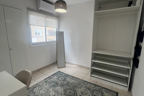 2 bedrooms Apartment in Larnaca, Larnaka,  No. 40060 15