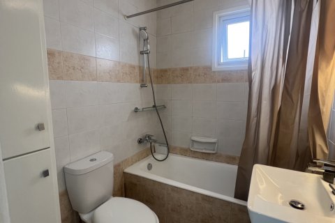 2 bedrooms Apartment in Larnaca, Larnaka,  No. 40060 16