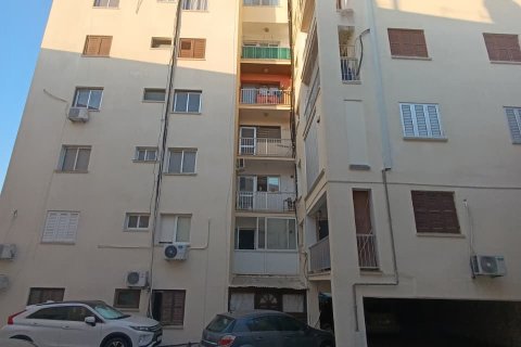 4 bedrooms Apartment in Nicosia, No. 40062 2