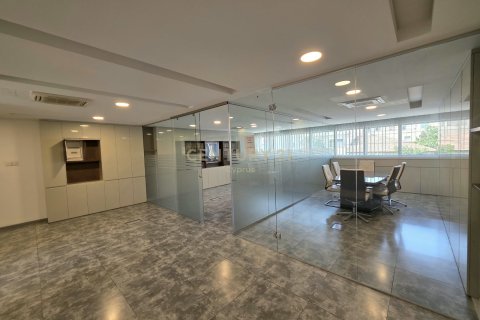 Офис 100м2 в Лимассол, Лимасол, Кипр № 58579