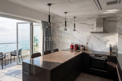 3 bedrooms Apartment in Limassol, Cyprus No. 58580