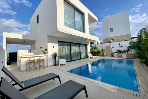 4 bedrooms Villa in Protaras, Ammochostos,  No. 45675