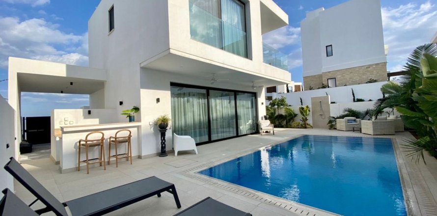 4 bedrooms Villa in Protaras, Ammochostos,  No. 45675