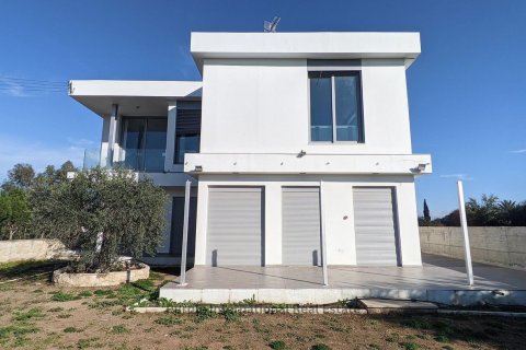 Вилла с 3 спальнями в Дали, Никосия, Кипр № 37202 8