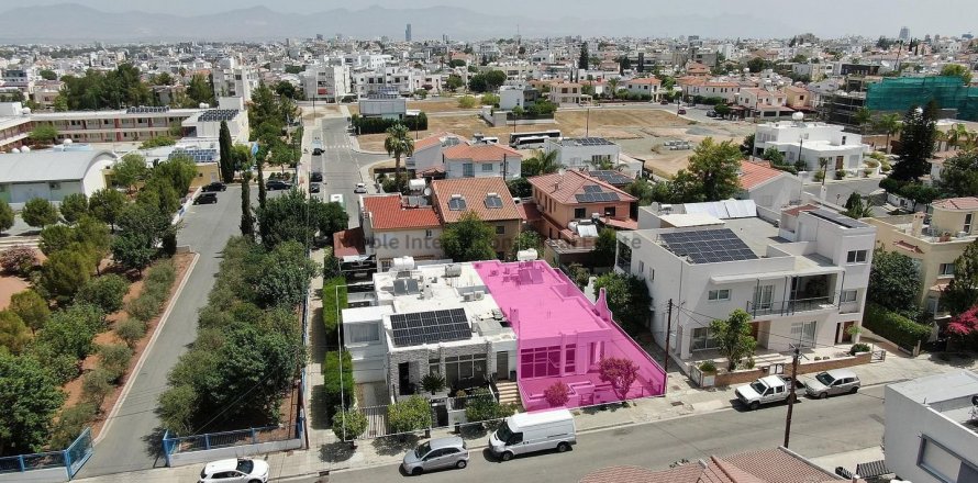 3 bedrooms Villa in Strovolos, Nicosia, Cyprus No. 37200