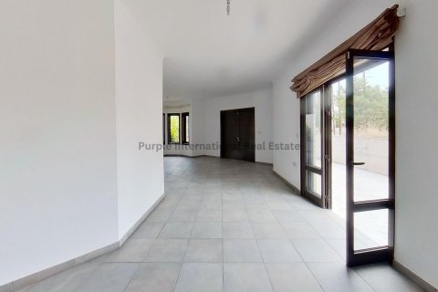 Вилла с 3 спальнями в Лакатамия, Никосия, Кипр № 37203 6