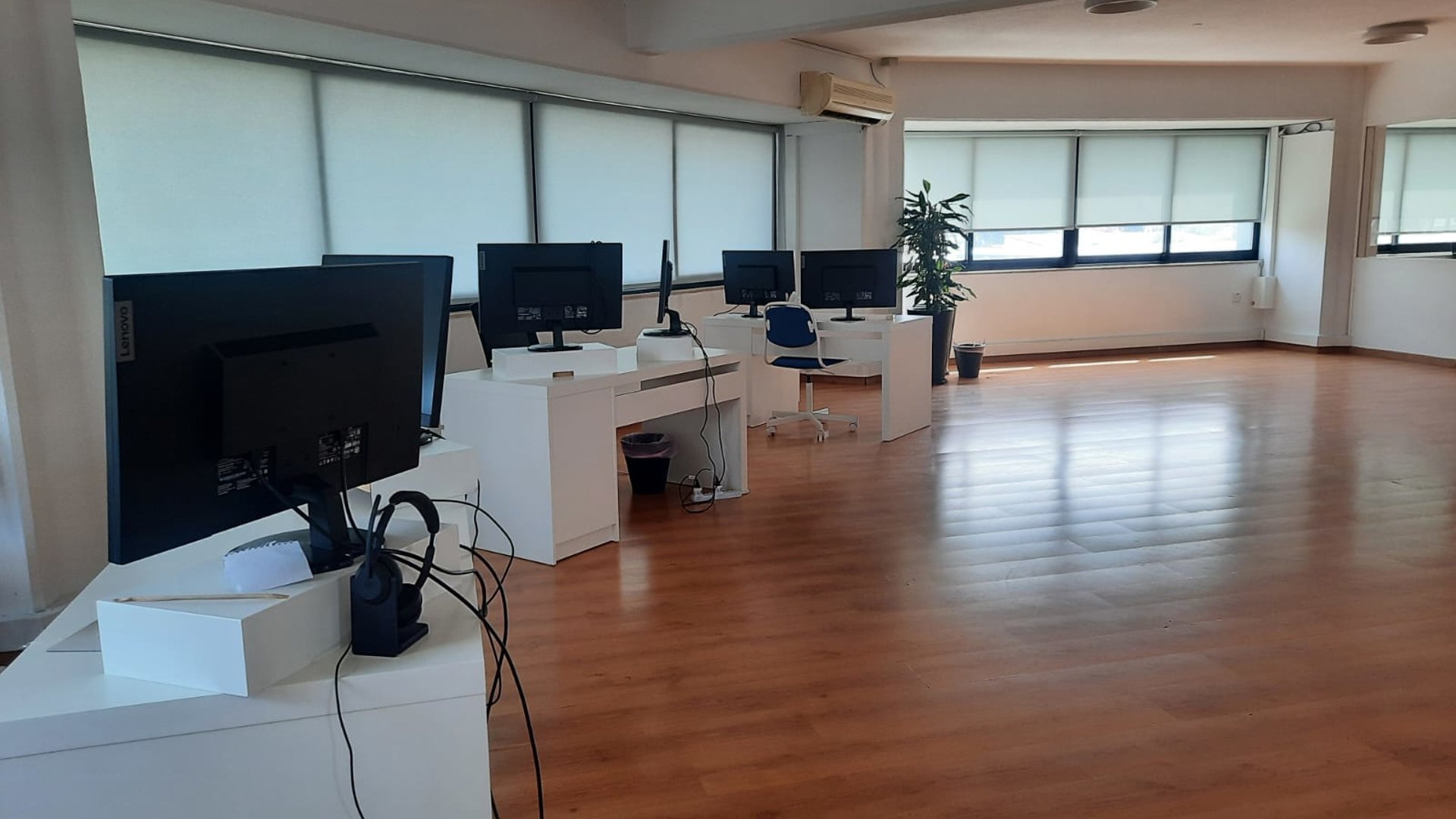 300m2 Office in Limassol, Cyprus No. 30770