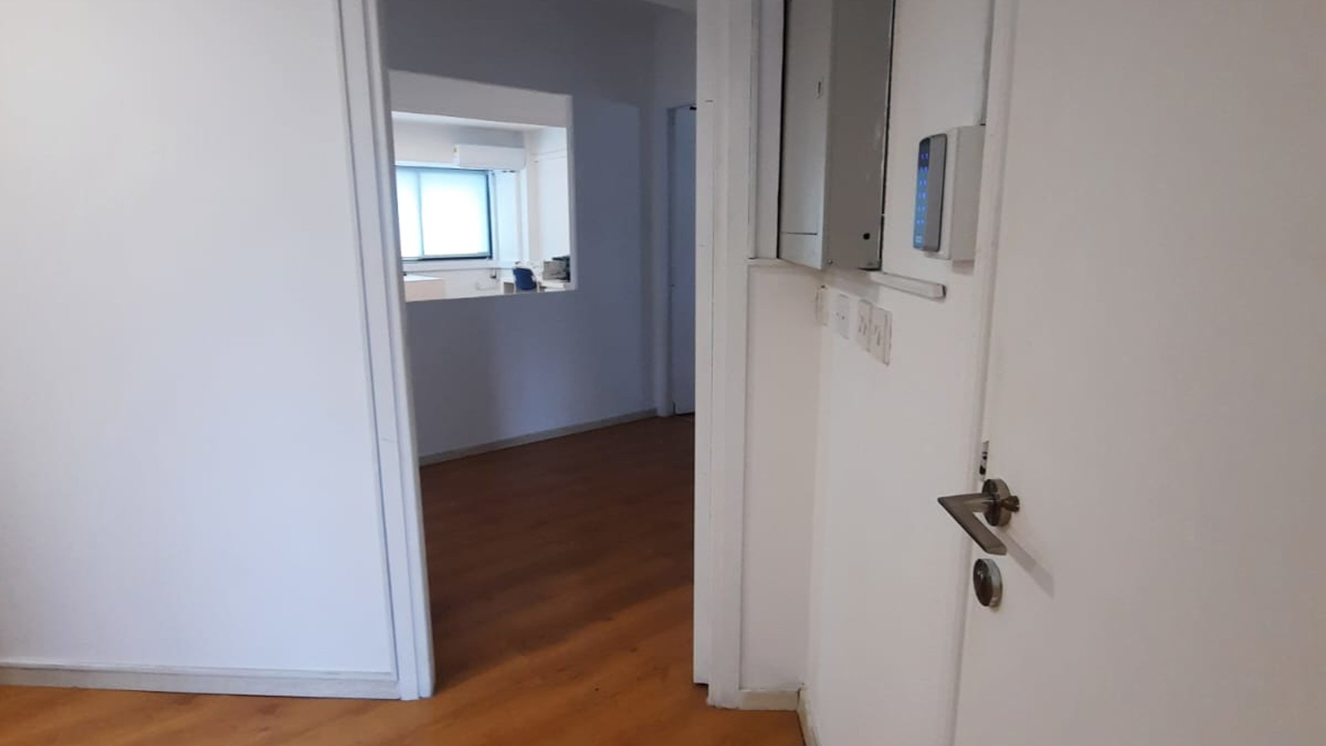 300m2 Office in Limassol, Cyprus No. 30770