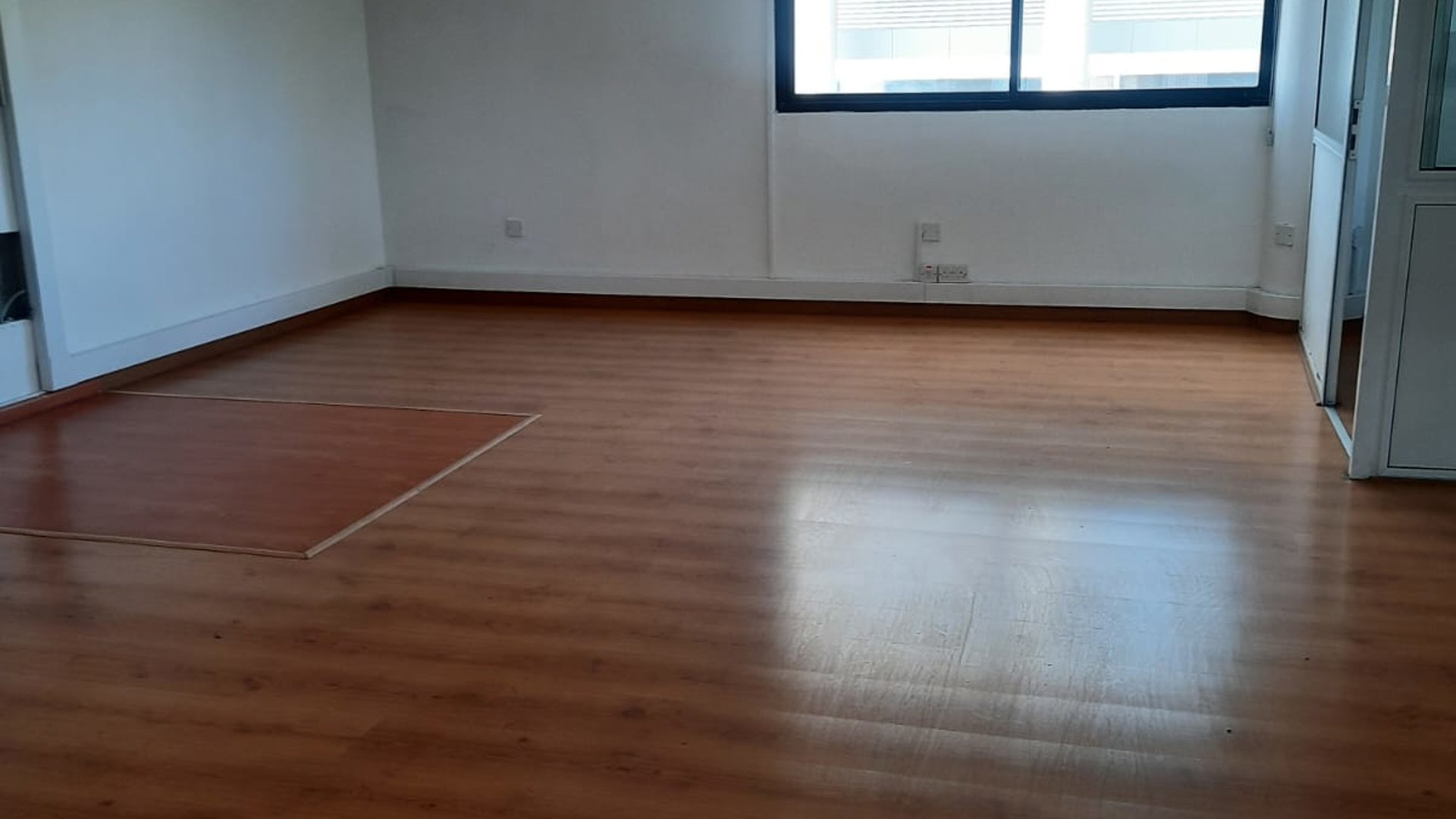 300m2 Office in Limassol, Cyprus No. 30770