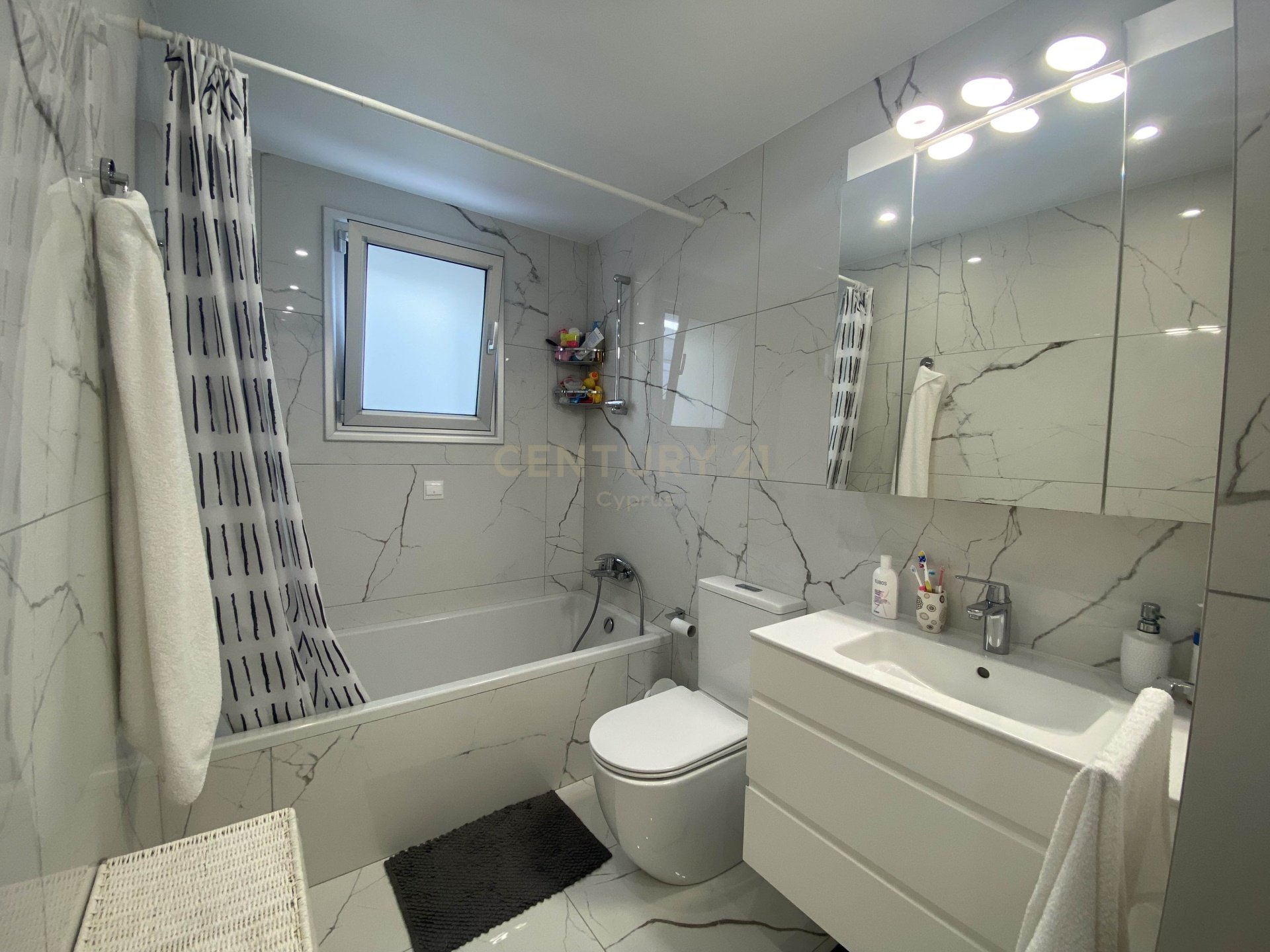 4 bedrooms Apartment in Mesa Geitonia, Limassol, Cyprus No. 22175