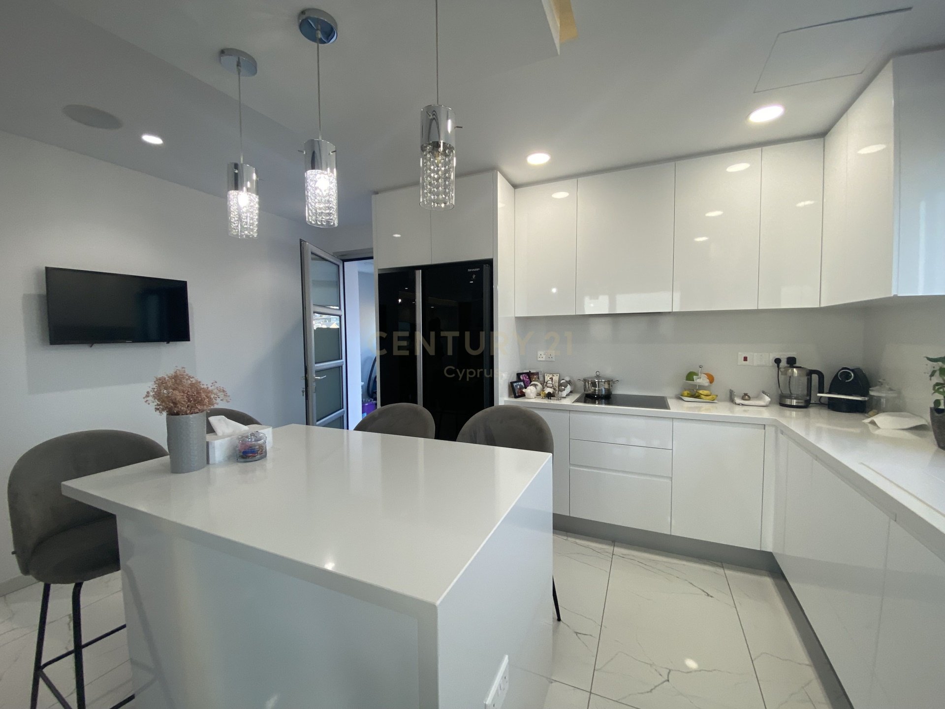 4 bedrooms Apartment in Mesa Geitonia, Limassol, Cyprus No. 22175