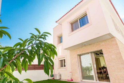 3 bedrooms Villa in Limassol,  No. 38894