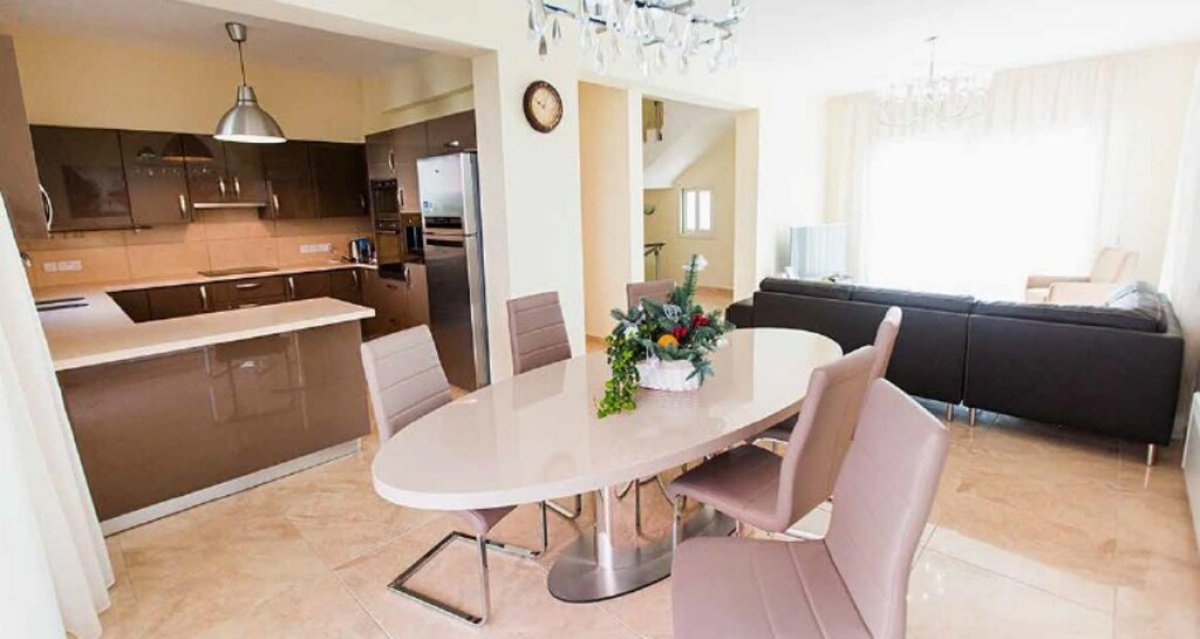 3 bedrooms Villa in Limassol, Cyprus No. 38894