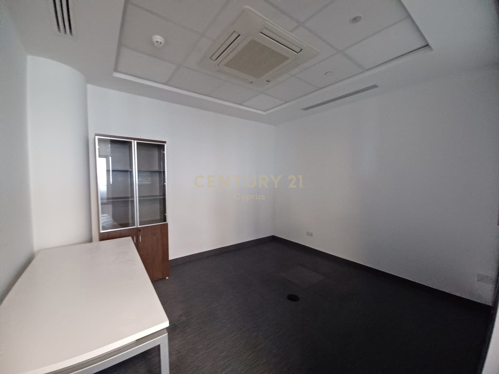 373m2 Office in Limassol, Cyprus No. 54179