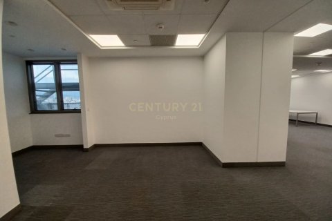 Офис 373м2 в Лимассол, Лимасол,  № 54179 2
