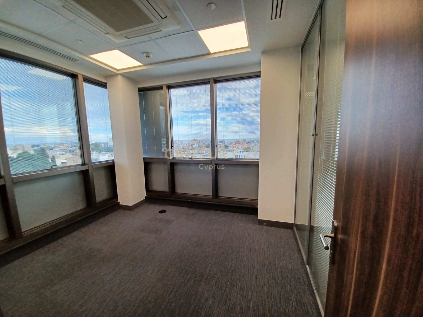 373m2 Office in Limassol, Cyprus No. 54179