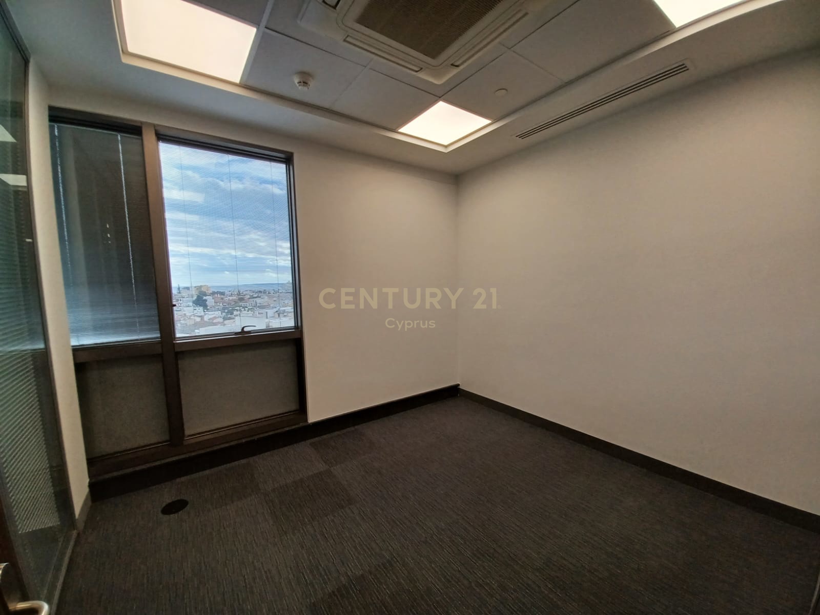 373m2 Office in Limassol, Cyprus No. 54179