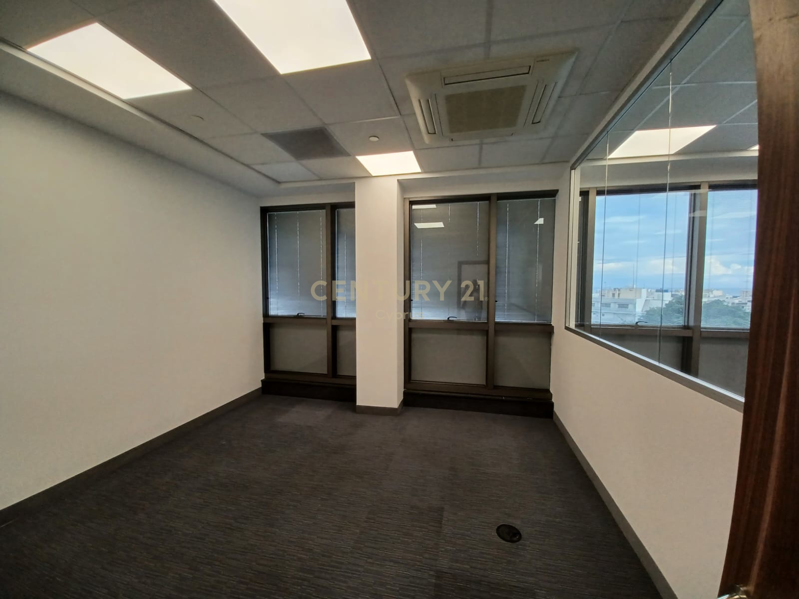 373m2 Office in Limassol, Cyprus No. 54179