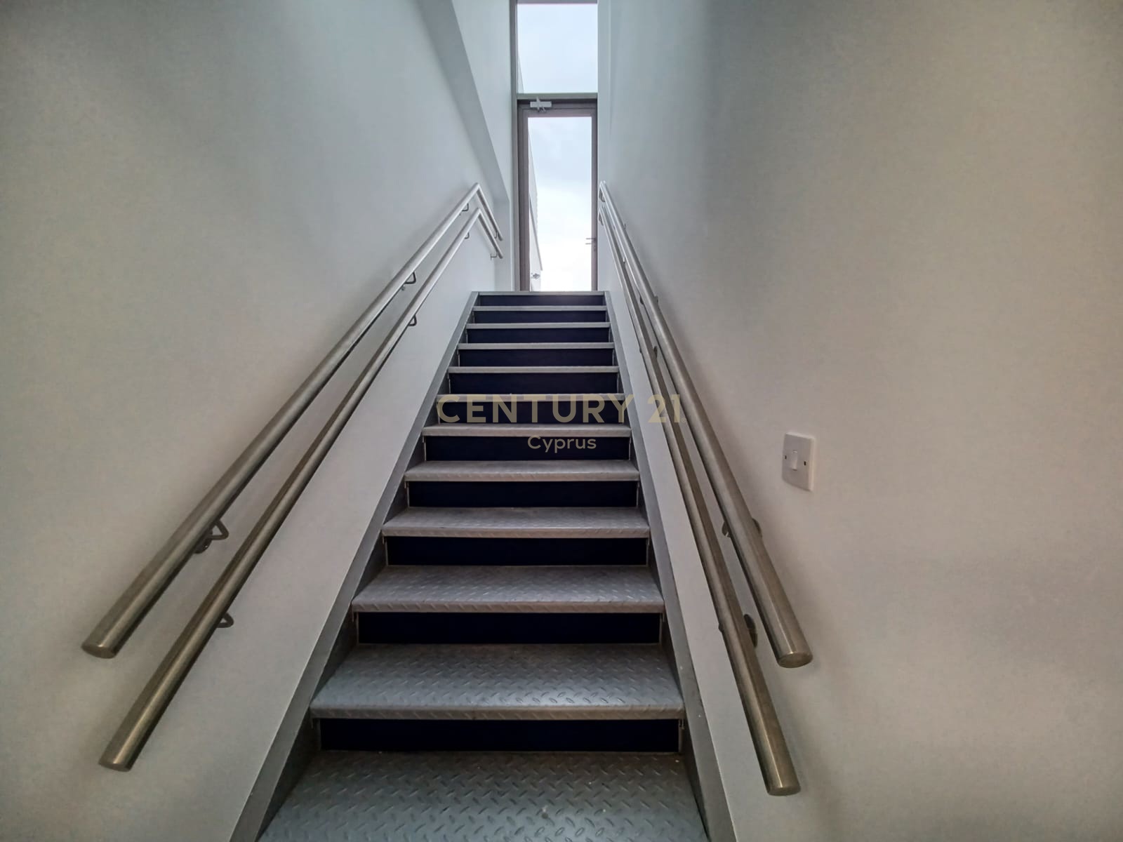 373m2 Office in Limassol, Cyprus No. 54179