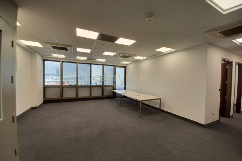 Офис 373м2 в Лимассол, Лимасол,  № 54179 3