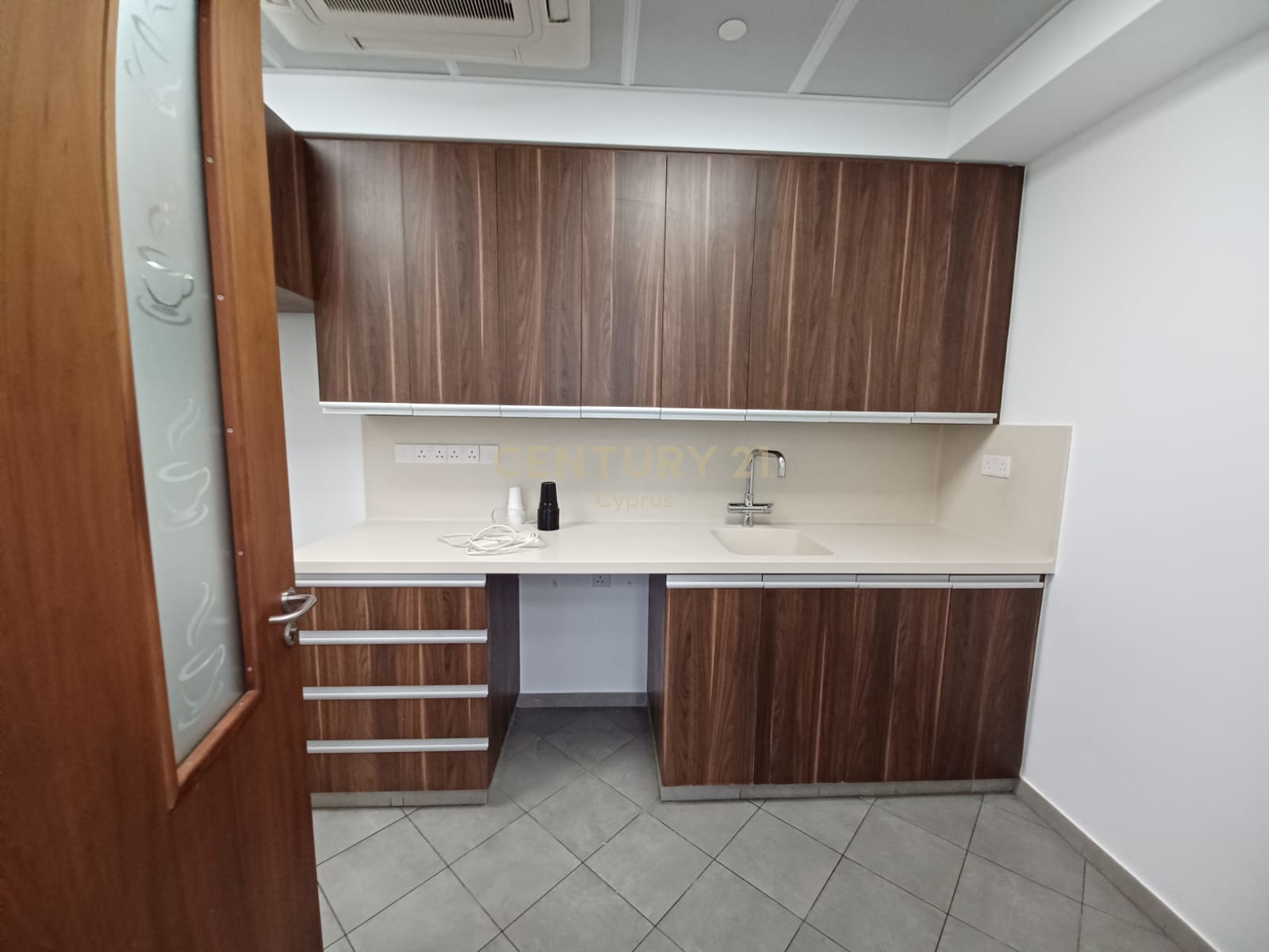 373m2 Office in Limassol, Cyprus No. 54179
