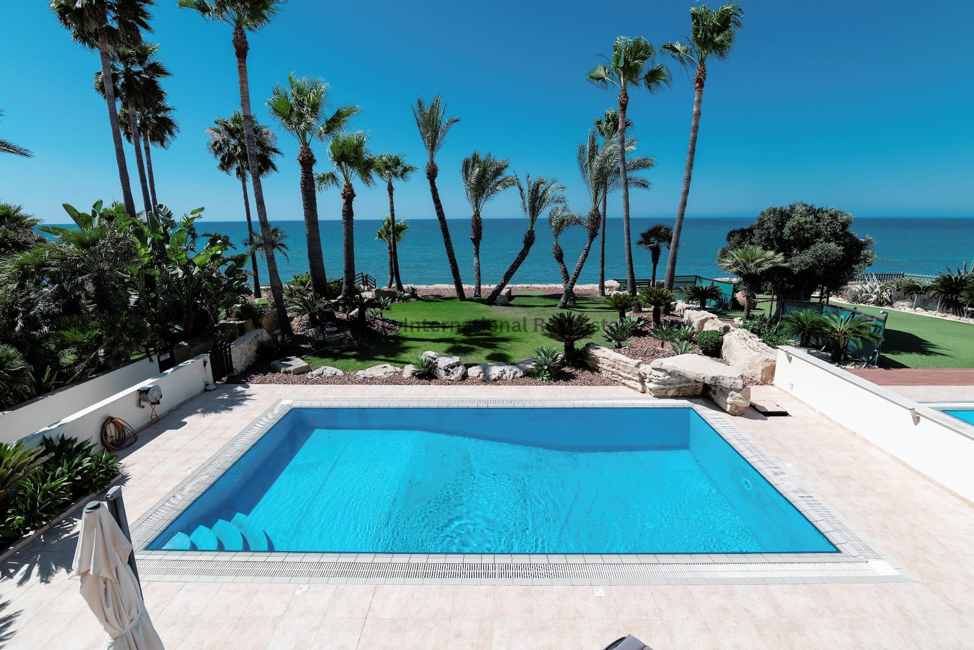 4 dormitorios Villa en Kiti, Larnaka, Chipre No. 8005