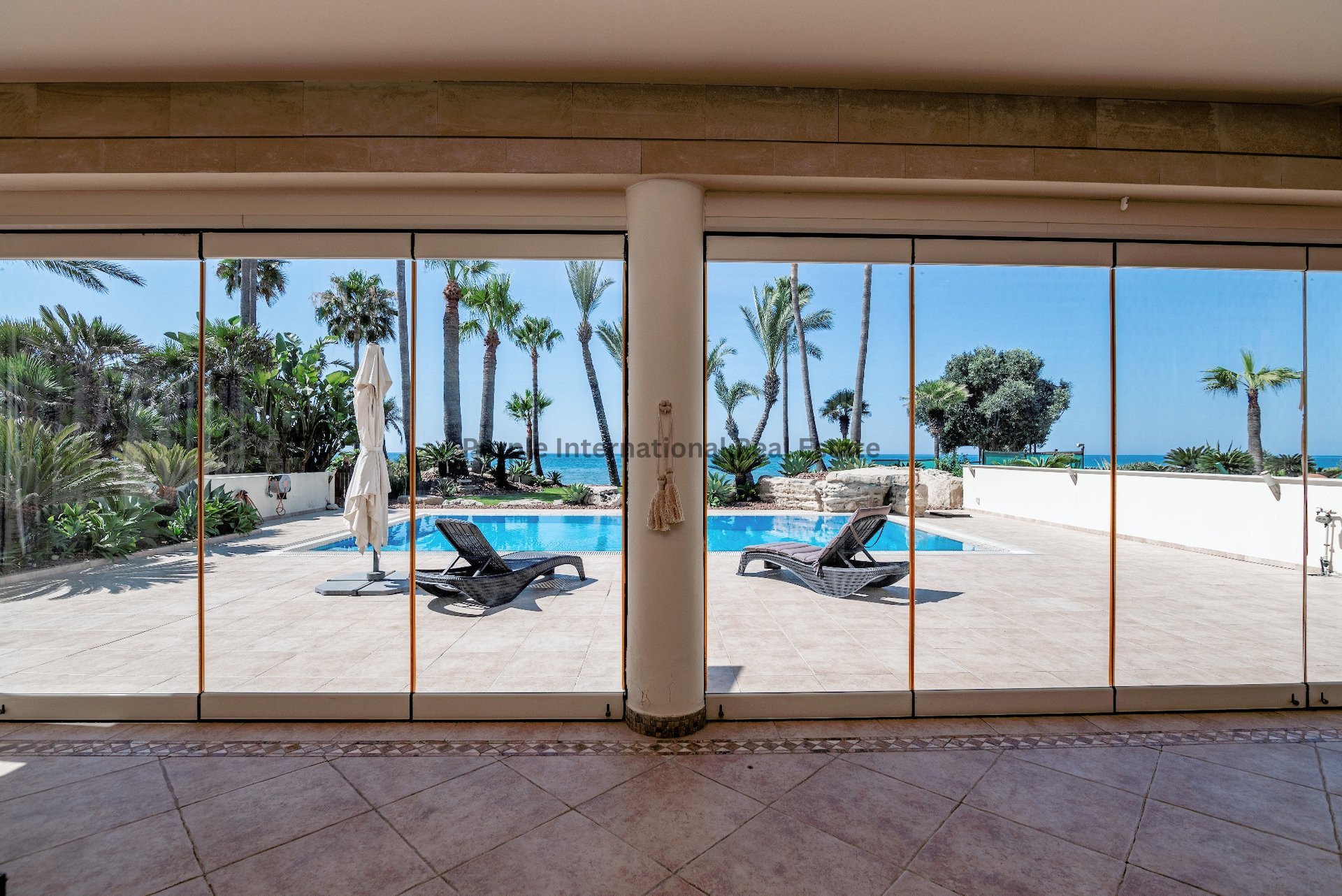 4 dormitorios Villa en Kiti, Larnaka, Chipre No. 8005