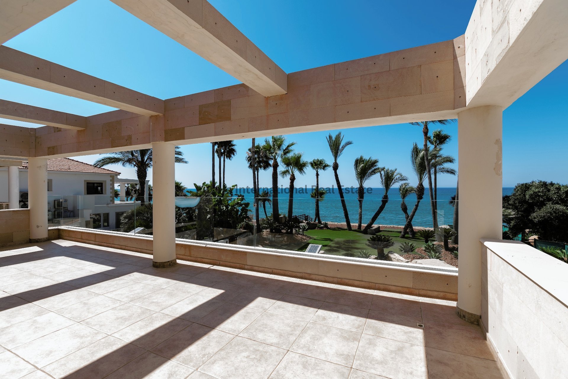 4 dormitorios Villa en Kiti, Larnaka, Chipre No. 8005
