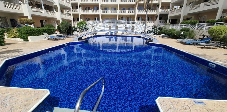 2 bedrooms Apartment in Paphos, No. 40202