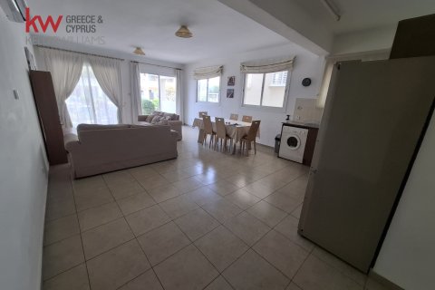 2 bedrooms Apartment in Paphos, No. 40202 3