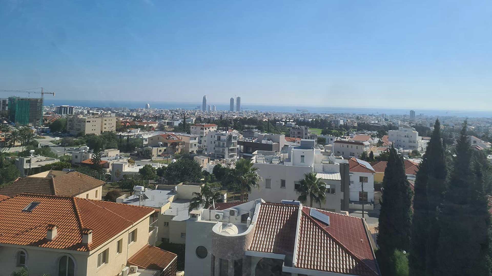 2 bedrooms Penthouse in Agios Athanasios, Limassol, Cyprus No. 28630