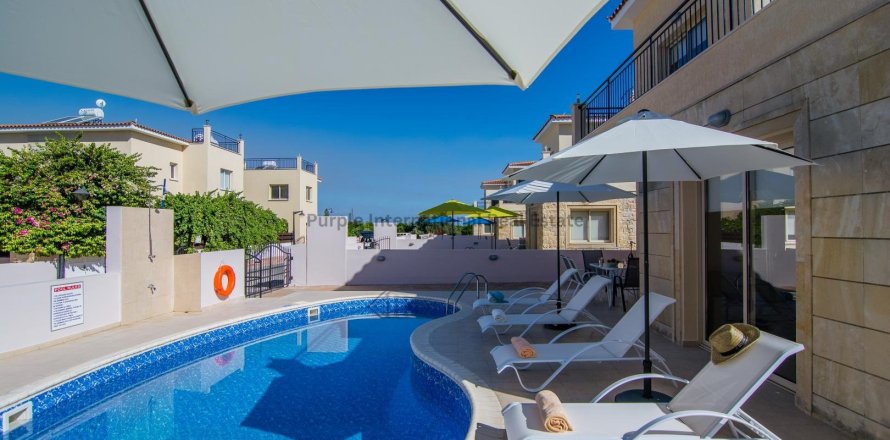 Вилла с 3 спальнями в Пафос, № 30269